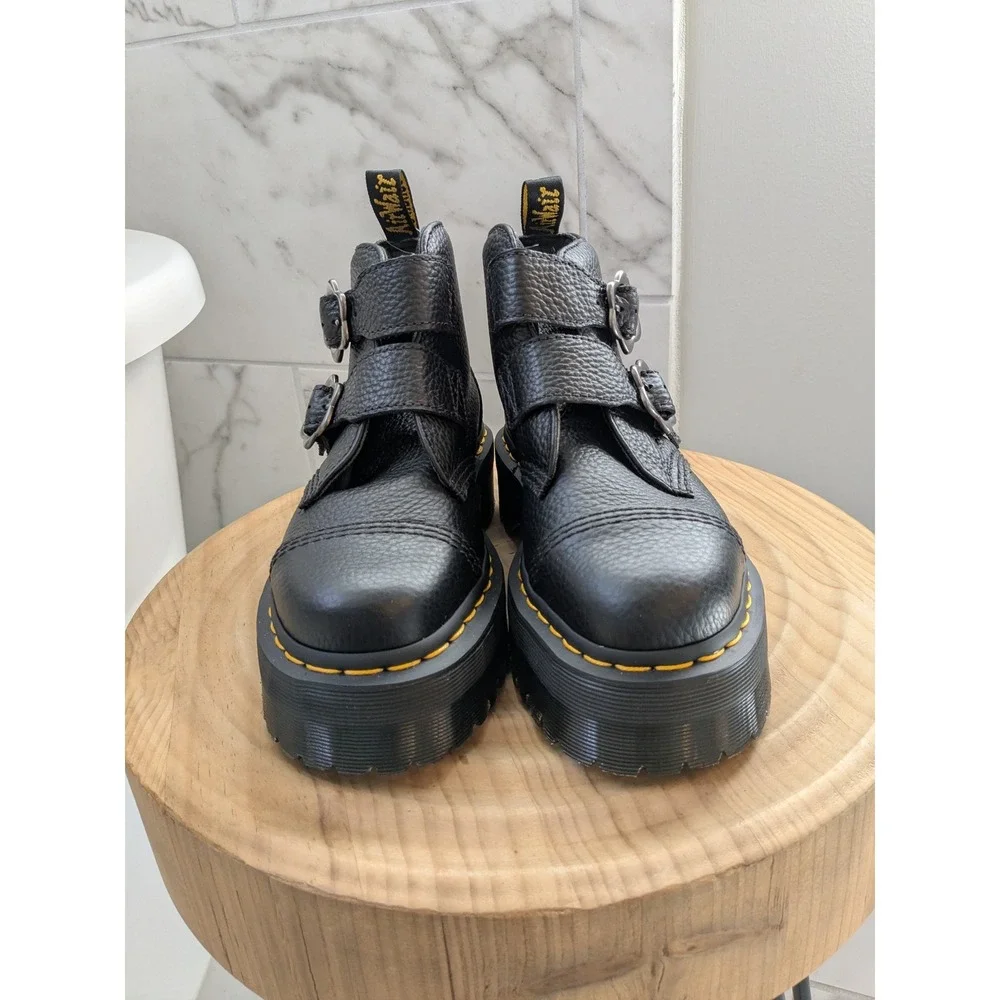NWOB Dr Martens Black Leather Platform‎ Boots Buckle Devon Flower Chunky Soles